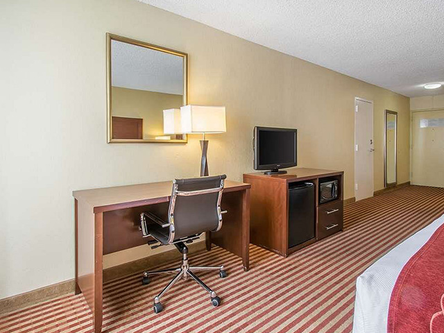 Comfort-Inn-maingate_18